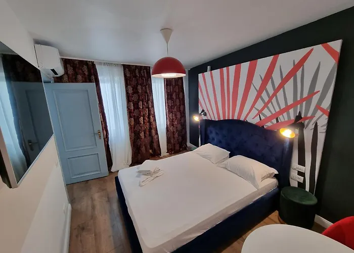 Unirii - Old Town Bucureşti